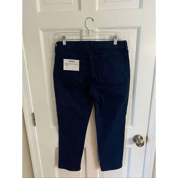 Sonoma dark wash capris with subtle print size 8 - Picture 5 of 10